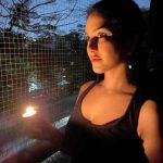 Sunny Leone light lamp